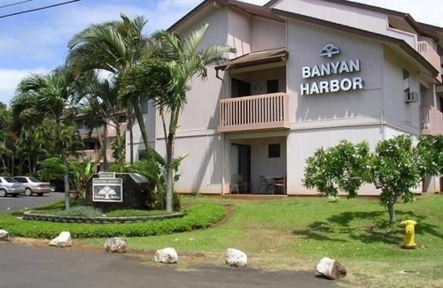 Nawiliwili Condo | Nice 2BR@Beach Sleeps 4+ Hear Waves! Value Comfort-Best Location! SALE Sept/Oct