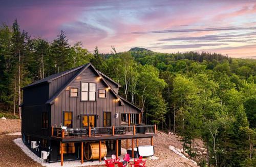 Sunday River Area House | Ninth Peak | Golf and Spa Retreat with Trails, Hot Tub & Sauna