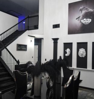 Clarkdale Villa | Noir Villa