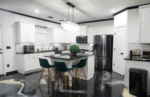 Clarkdale Villa | Noir Villa
