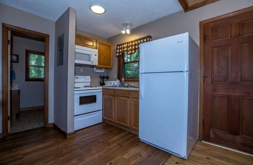 Springmaid Mountain Cabin | North Carolina Pet-Friendly Cabin Rental for Romantic Getaways to the Mountains