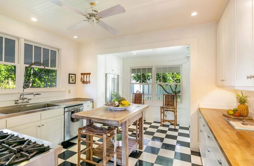 Kekaha House | Ocean Estate w/A/C and HEATED Salt Water Pool on Sunny Westside. TVNCU #1099