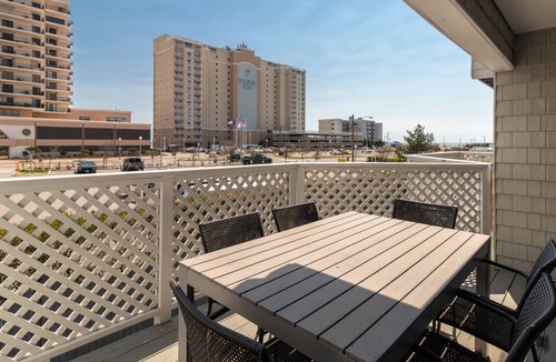 Northeast Virginia Beach Condo | Ocean is Across the Street - 3BR, 3.5 BA Contemporary Condo!