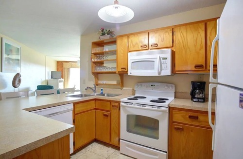 Duck Resort | Ocean Pines, oceanfront resort with private beach