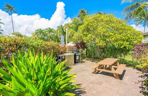 Wailua Condo | Ocean view A/C, pool/hot tub coconut marketplace