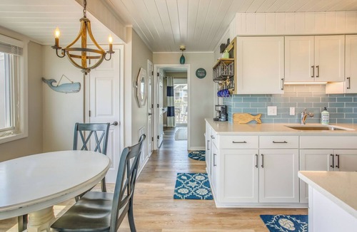 North Carolina Coast Apartment | Ocean-view Balcony: Carolina Beach Condo!