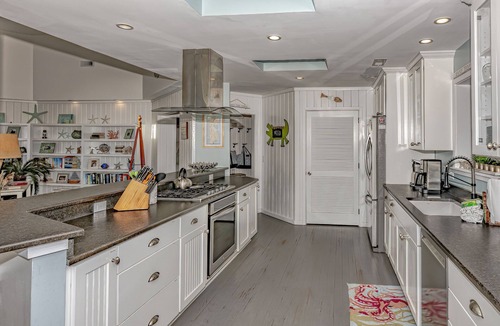 South Beach House | Ocean View on South Beach, 4 Bedrooms, 3 Baths. 2 Master suites, access to BHI Club