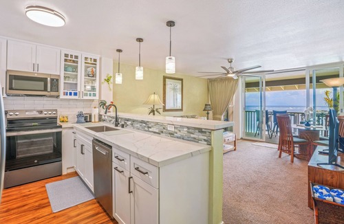 Wailua Condo | "Oceanfront Condo: Coconut Tree & Ocean Views, Whale Watching, Paddlers, and Surfers at Wailua Bay!"