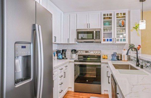 Wailua Condo | "Oceanfront Condo: Coconut Tree & Ocean Views, Whale Watching, Paddlers, and Surfers at Wailua Bay!"