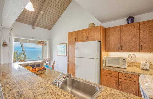 Princeville Condo | Oceanfront Condo in Paradise with Stunning Views, Beach Access, & Bedroom A/C