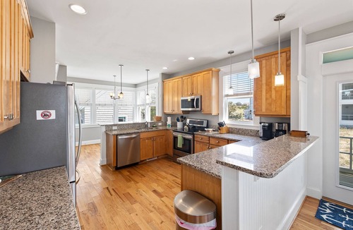 South Beach House | Oceanfront Home in Ideal Location on South Beach. BHI & Shoals Clubs Available.