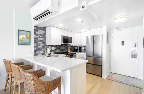Waikiki Condo | Oceanfront Retreat at the Ilikai! Your island escape await!