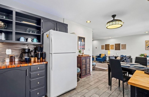 University Park Apartment | Old Town Condo Near CSU Pool, Sauna, Gym & Bikes