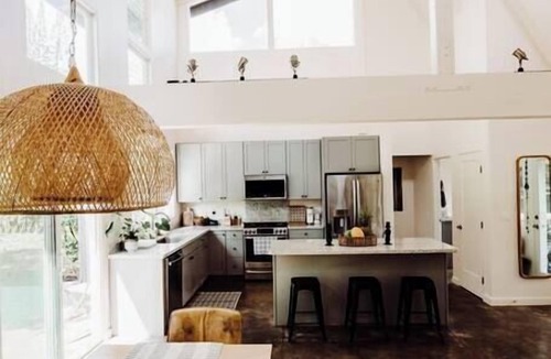 Princeville House | On Golf Course, Cedar Hot Tub, Walk to Beach, Market, Trails! BOHO Modern