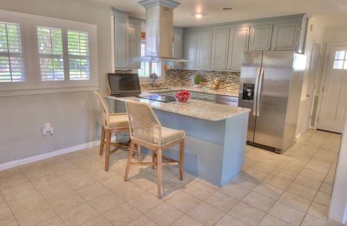 Coliseum Central House | On the River - Quiet Cove Creek 4BR Home near it all.