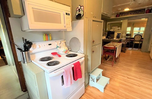 Idyllwild Cabin | Original 1927 Dairy Manor, Charming, 4 Bedroom, 2 Bath, Walk to Town, Hot tub