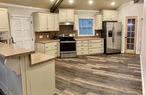 Eatonton House | Palmer & Oak - Entire Lakefront Property on Lake Sinclair + Saltwater Pool