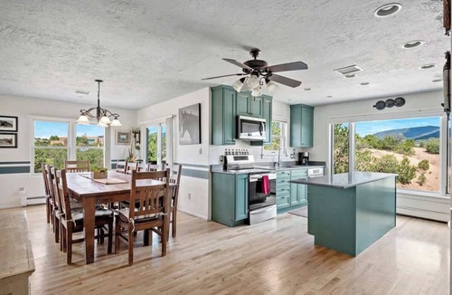 Northeast Santa Fe House | Panoramic Views, Walk to the Plaza, Flexible Space