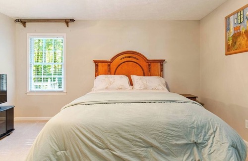 Snellville Bed & Breakfast | Peaceful 4-bedroom bed & breakfast with AC in the heart of Snellville