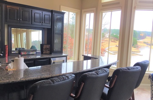 Reynolds Landing House | Peaceful Lakefront Getaway