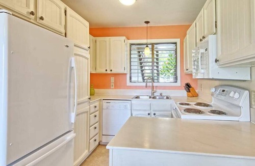 Lihue Condo | Peaceful Paradise! Spacious Condo, Full Kitchen, Wifi, Flat Screens-Kaha Lani 108