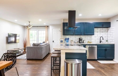 Jefferson Park House | Perfect 9 Beds Family Haven in ATL-Large Groups Welcomed.Near FIFA Stadium