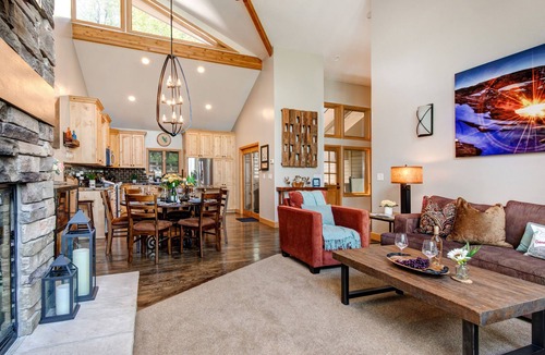 Deer Valley House | Pet friendly, Private Hot tub, Shuttle near Main Street! Aspen Wood 1520