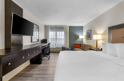 Brewerton Hotel | Pet-friendly Unit Near Oneida Shores – 2 Miles from Scenic Park