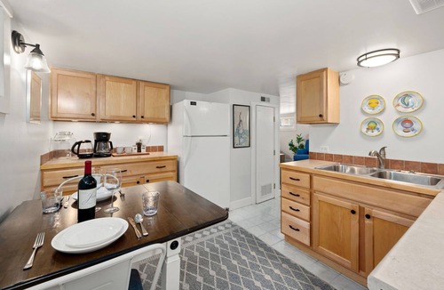 University Park House | Peterson Retreat | Hot Tub, Bikes, Old Town