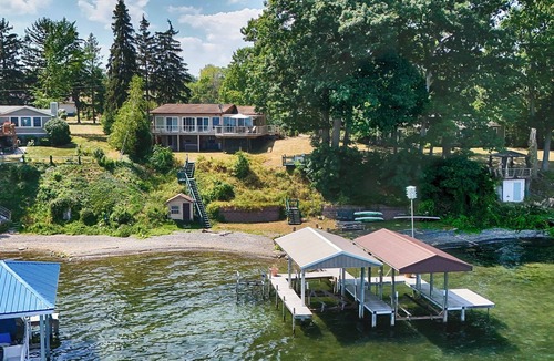 Town of Torrey House | Phil's Paradise at Perry Point: Pet Friendly + Seneca Lake Wine Trail Retreat!