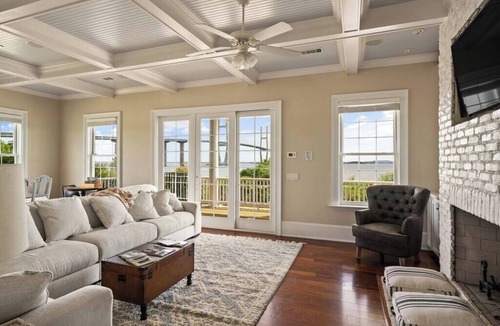 Brunswick House | ☀️Picturesque Views💥Game room👙Pool & Hot Tub