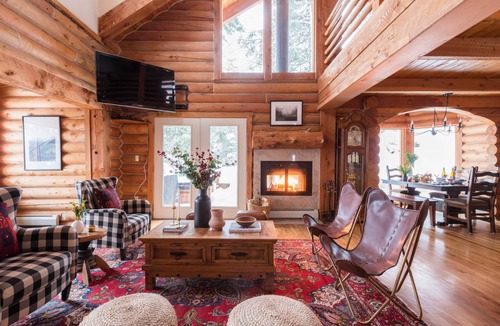 Summit Park House | Pine by AvantStay Magnificent Private Log Cabin w/ Veranda Mtn Views & Hot Tub