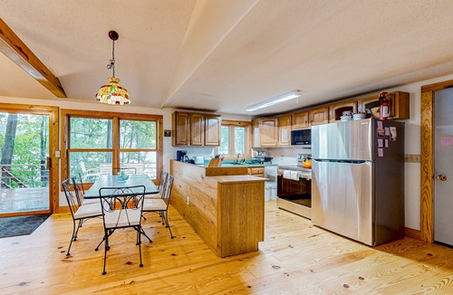 Silver Bay Cottage | Pine Knoll on Lake George | Cottage with direct lake & private dock access