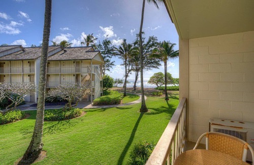 Wailua Apartment | Plantation-style resort with ocean veiw. Enjoy the Aloha moment in Kauai