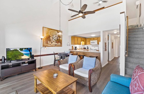 Kapaa Condo | Pono Kai Resort B304, Oceanfront, Walk to Town, Steps to Beach, AC