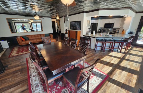 Tallahassee House | Pool-Walkabout on 9 Parklike Private acres