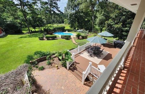 Tallahassee House | Pool-Walkabout on 9 Parklike Private acres