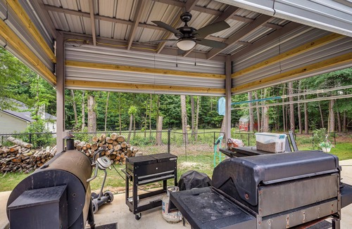 Jefferson House | Poolside Bliss! Family Home 1 Mi to Dtwn Jefferson