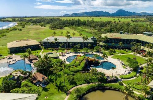 Hanamaulu Apartment | Premier Garden View, Beachfront 4-Star Resort, King Bed, Lanai, AC, Pool, Restaurant, Gym, Spa