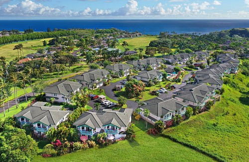 Kaiulani House | Princeville Luxury Townhouse, modern with A/C.
