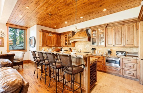 Deer Valley House | Pristine Mountain Home. Perfect for Families - Hot Tub, Media Room & Elevator