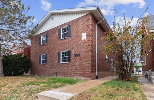 Tower Grove South Apartment | Private 1BR for Two on Morganford