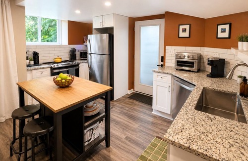 Mableton House | Private Basement Suite Near Truist Park & Atlanta
