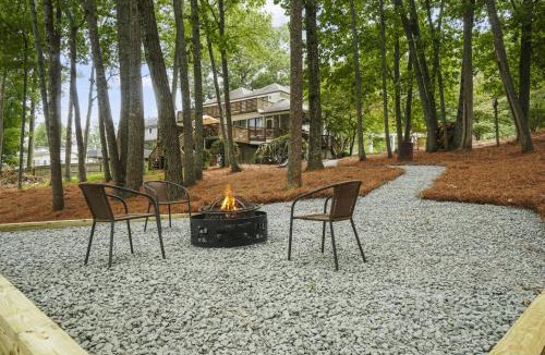 Marietta House | Private Deck Retreat Near Atlanta Attractions