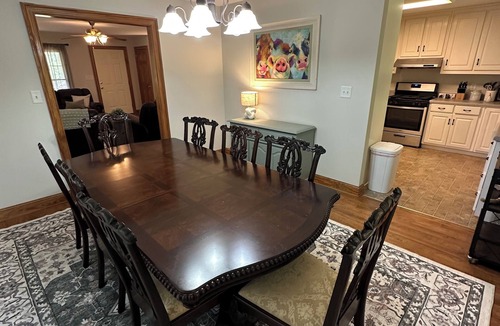 Winder House | Private Dirt Road Retreat 4 bedroom farmhouse/minutes to UGA campus