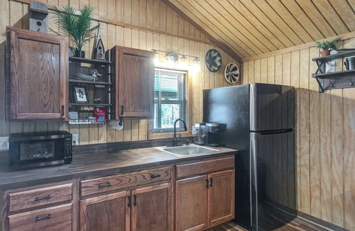 Brookfield House | Private Fishing Pond! Secluded Enigma Retreat