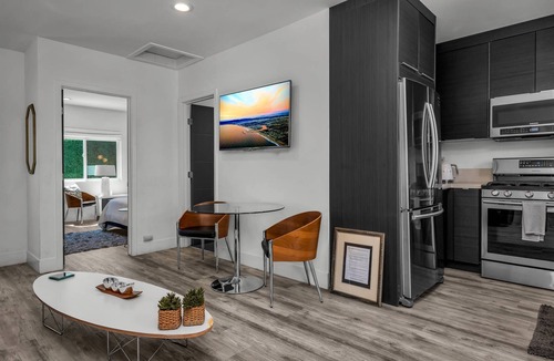 Valley Village House | Private Guest House Near Universal Studios Gated Patio & Fast WiFi