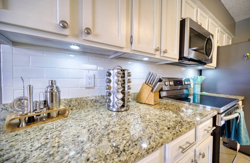 Mandarin House | Private Heated Pool Arcades Sleeps 10 Quiet Jacksonville Retreat