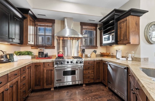 North Park City Ski Chalet | Private Hot Tub Hiking Biking Pool Gym Golf
