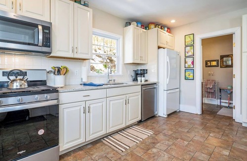 Penn Yan House | Private Keuka Lakefront Classic Near Wineries